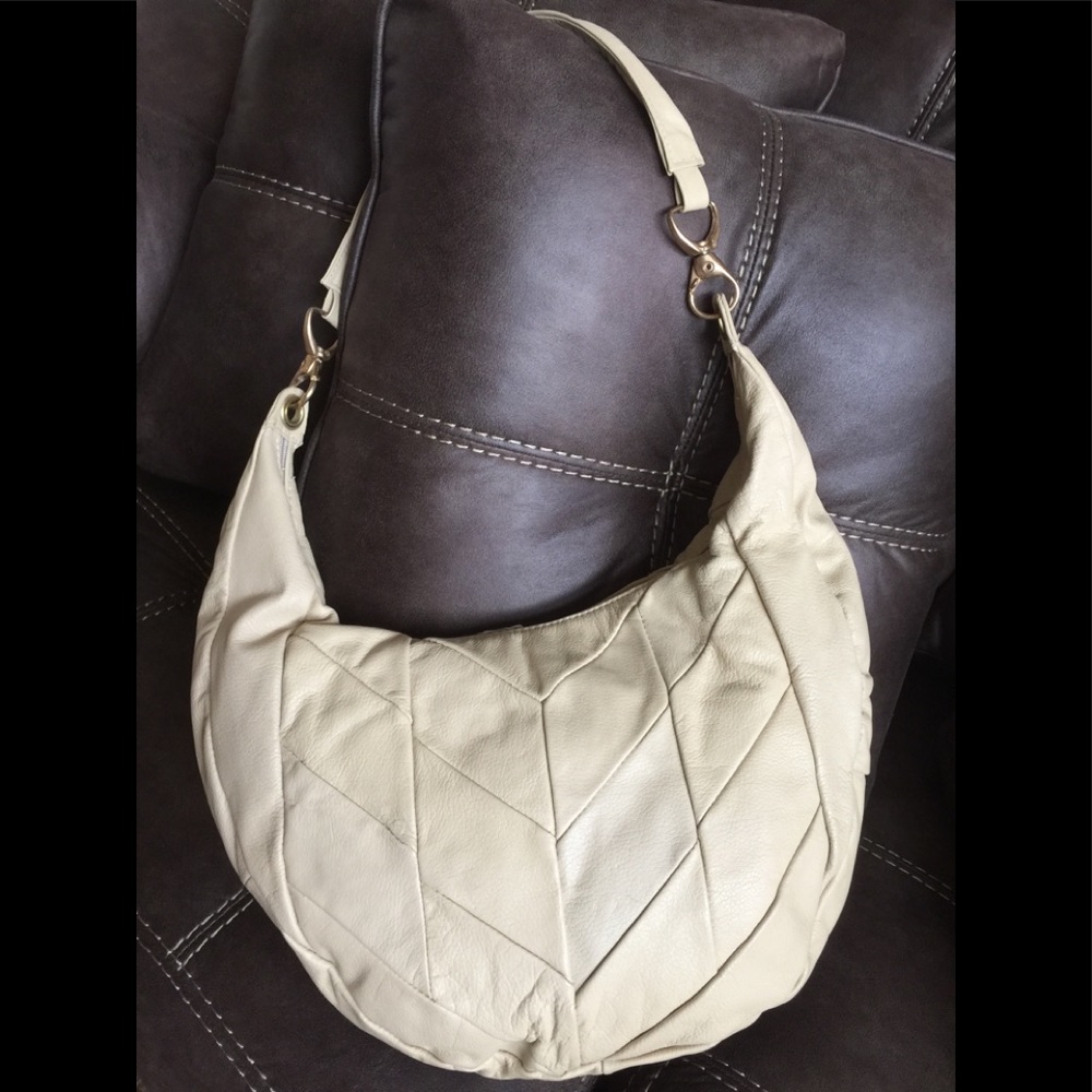 Beautiful Italian leather bag, new never used.